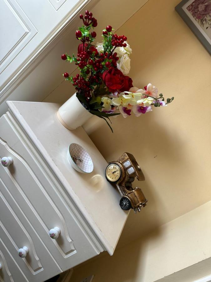Edwards Cosy B&B Голуэй Экстерьер фото